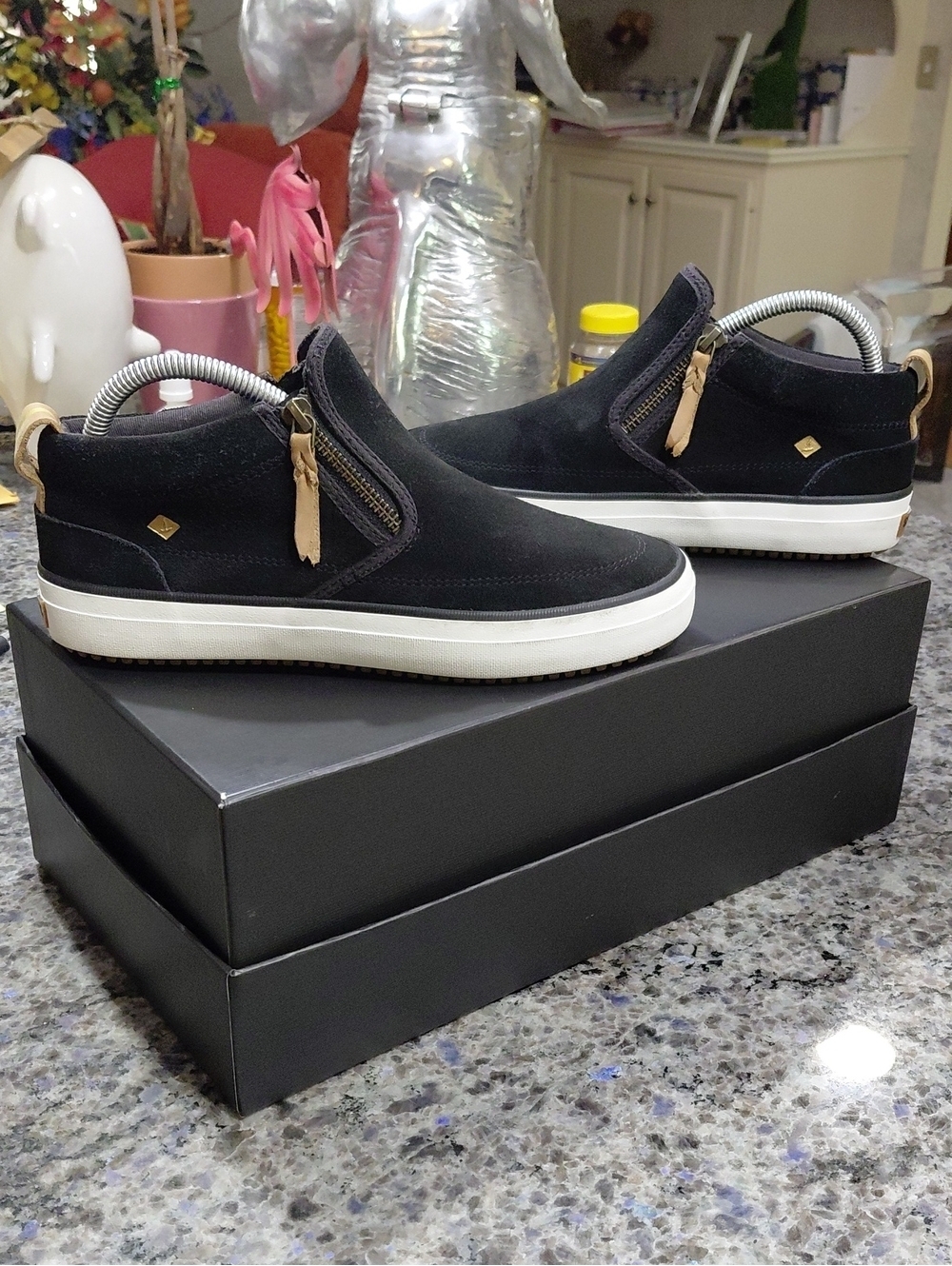 "Sperry" Women's Sz.7.5, Crest Lug Zone Suede Chukka Sneaker. New Condition...